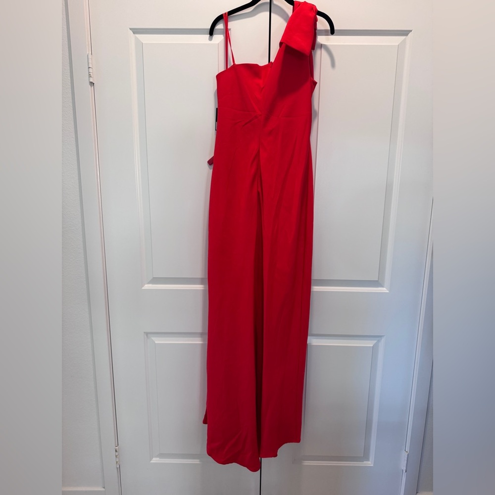 Brand NEW - Mac Duggal. Red Evening Gown - Picture 5 of 8